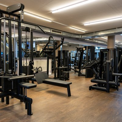 MYGym_Prime_07_Kraftbereich_Weitwinkel_premium